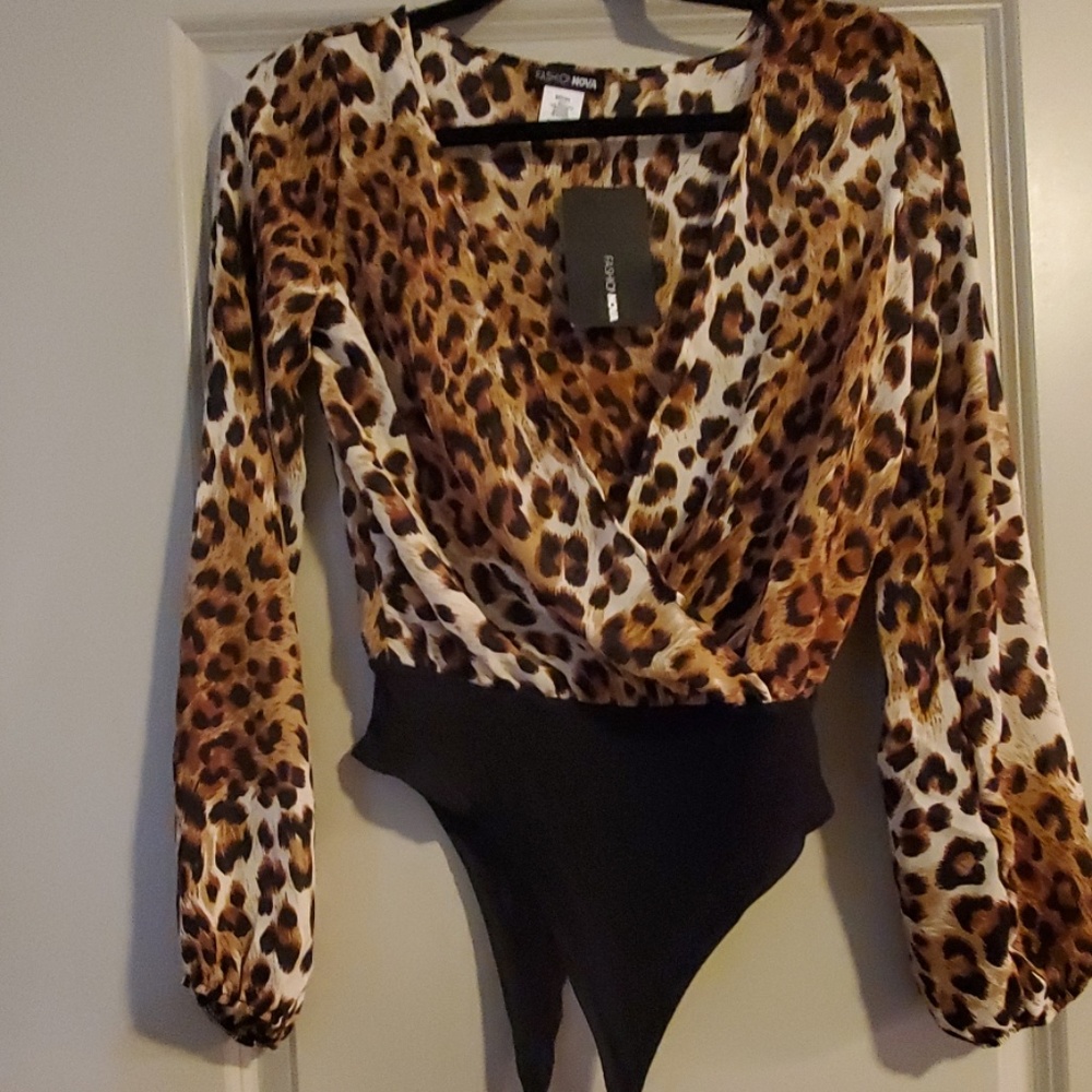 Long sleeve leopard print bodysuit